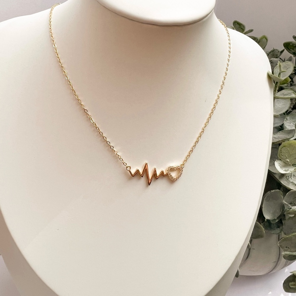 Dainty Heartbeat Pendant Necklace
